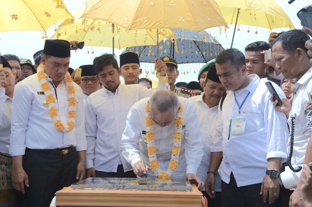 Resmikan Jembatan, Gubri Wujudkan Mimpi Masyarakat Kunto Darussalam 